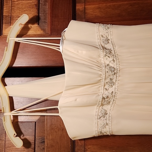 STUNNING PALE YELLOW DRESS SIZE 8 - Picture 2 of 8